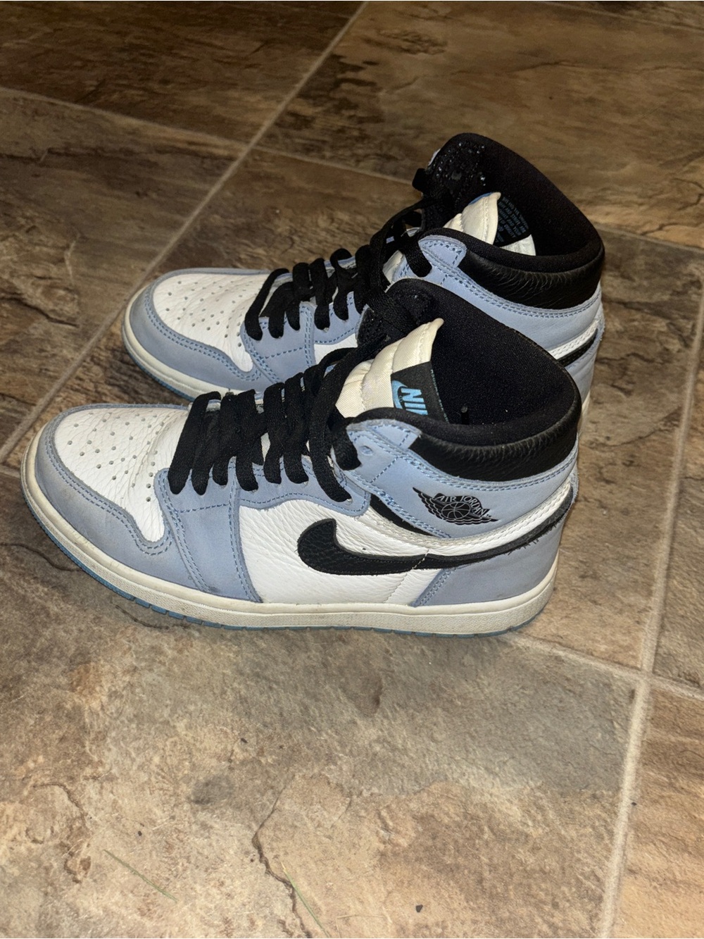 Nike sneakers in Black, White & Light Blue